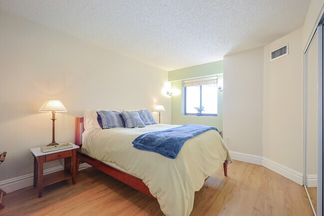 Photo - 15 North Beacon St