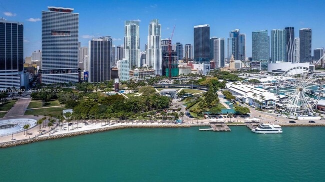 Building Photo - 253 NE 2nd St Unit 1201