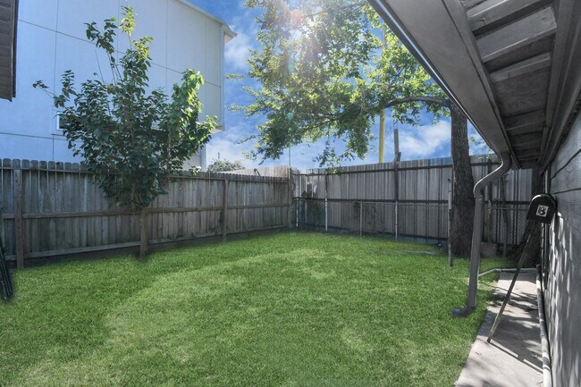 Photo - 1507 Laird St