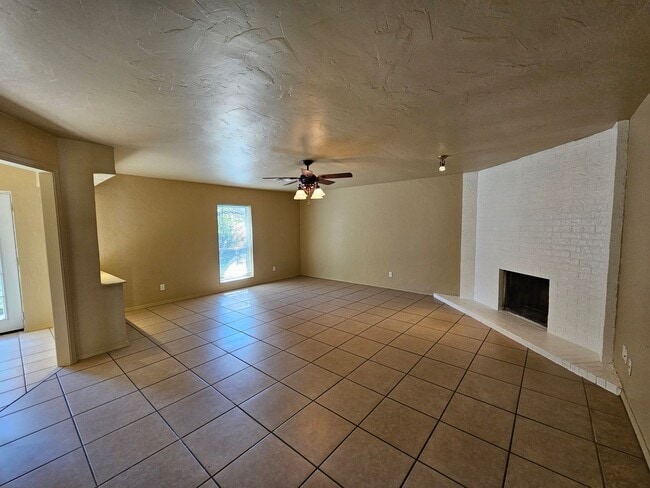 Photo - (3) Bed/(2) Bath Pets Negotiable Avail NOW!