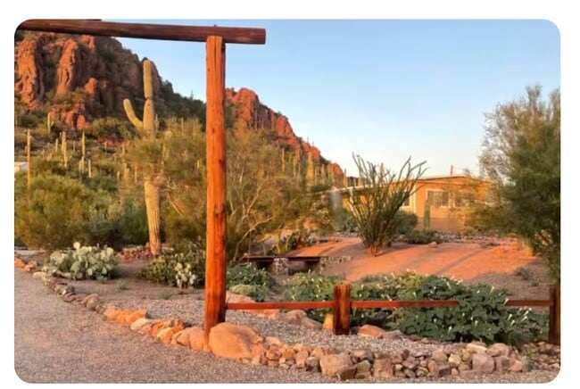 Building Photo - 5725 S Marshall Pl