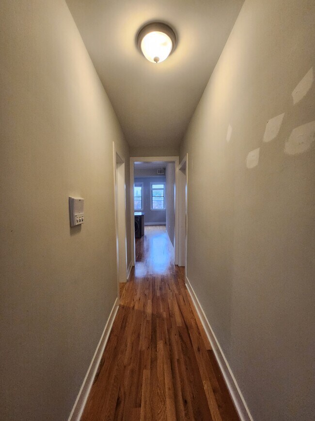 Photo - 627 W Oakdale Ave Unit 3