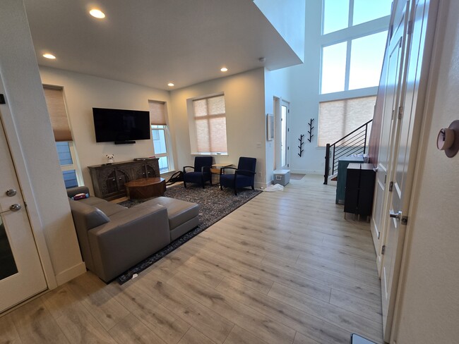 Photo - 6051 N Malta St