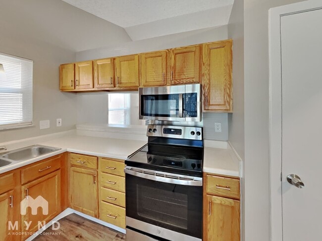 4216 Crosspointe Dr