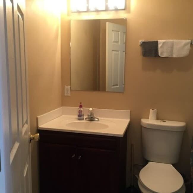 Photo - 107 Hood St Unit B