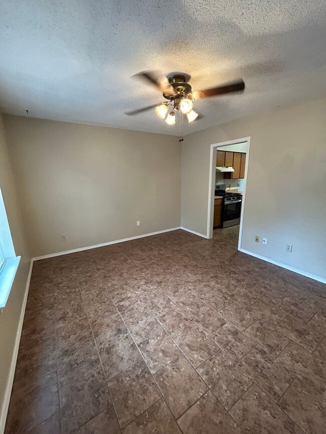 2209 S Hartford Cove