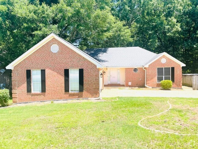 Building Photo - ** 3 Bed 2 Bath located off McQueen Smith ... Rental