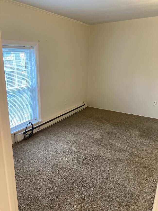 109 E Main St Unit 3