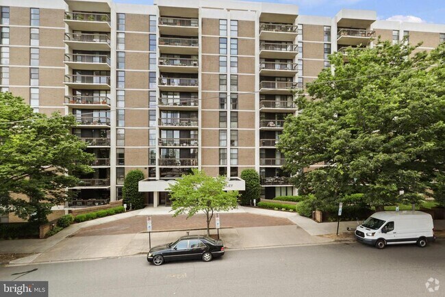 Building Photo - 1016 S Wayne St Unit 1008 Rental