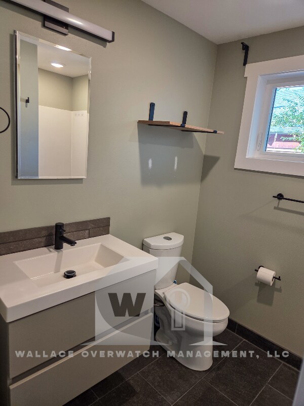 Photo - 108 3rd Ave E