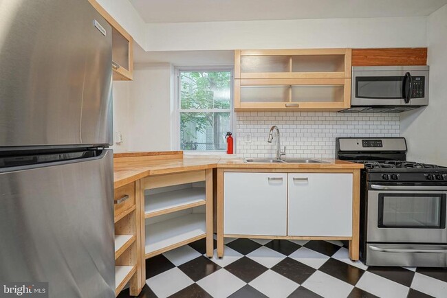 Photo - 1208 Webster St