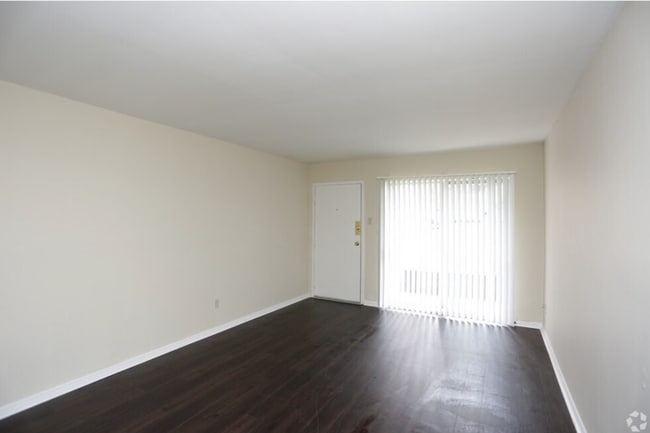 Photo - Rivertrail Apartments