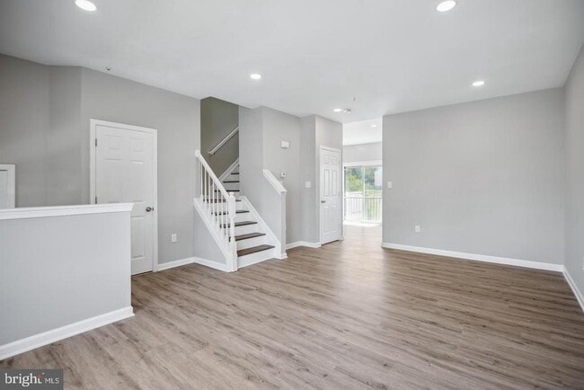 Photo - 7135 Ladd Cir