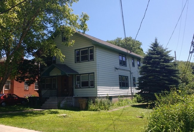 Photo - 1113 Haywood Dr Unit 4