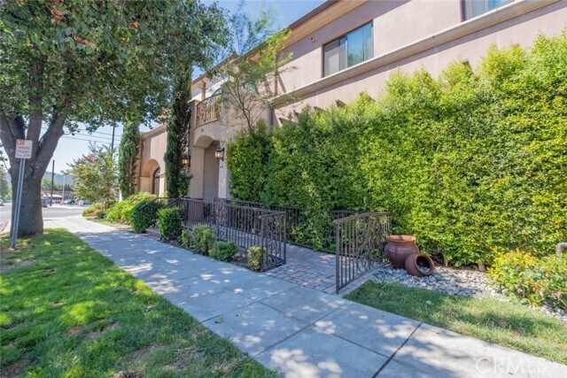 Photo - 201 N Reese Pl Condo Unit 103