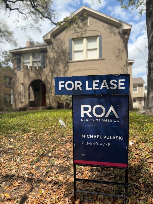 Photo - 2030 Bissonnet St