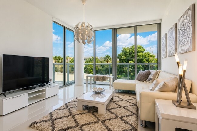 Building Photo - 9940 W Bay Harbor Dr Unit K-3