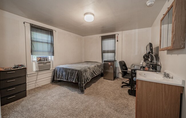 Photo - 725 Wells St