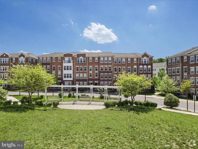 Building Photo - 3037 Rittenhouse Cir Unit 78
