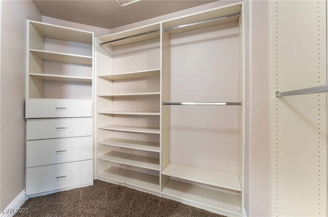 Building Photo - 617 Lexington Cross Dr