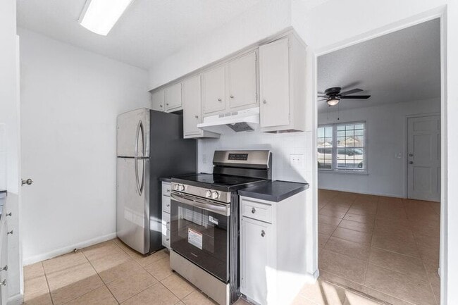 Photo - 600 W Olive St