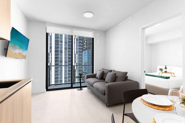 Building Photo - 501 NE 1st Ave