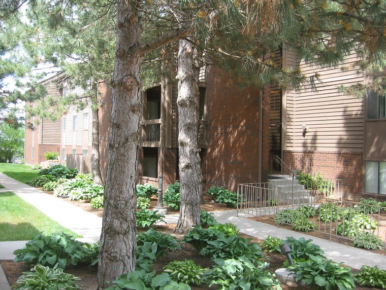 Lake Candlewood Apartments For Rent in Omaha, NE