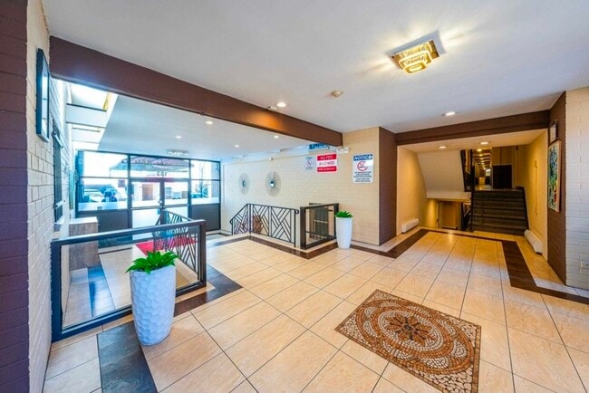 Building Photo - 133 33rd St Unit 133 33rd street, Apt. 1k,