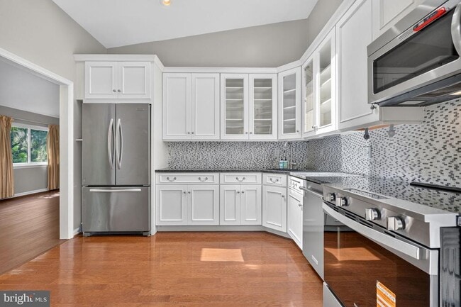 Building Photo - 6 Youngs Farm Ct