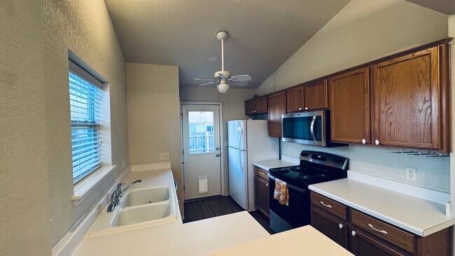 Photo - 1014 Kajon Cove