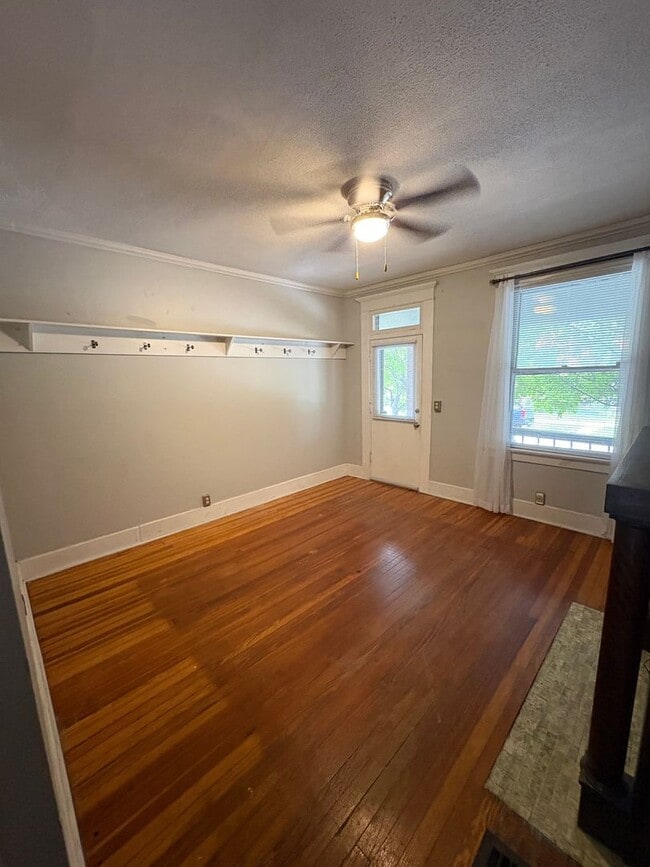 Building Photo - 2 Bedroom 1 Bathroom in German Village Unit 528