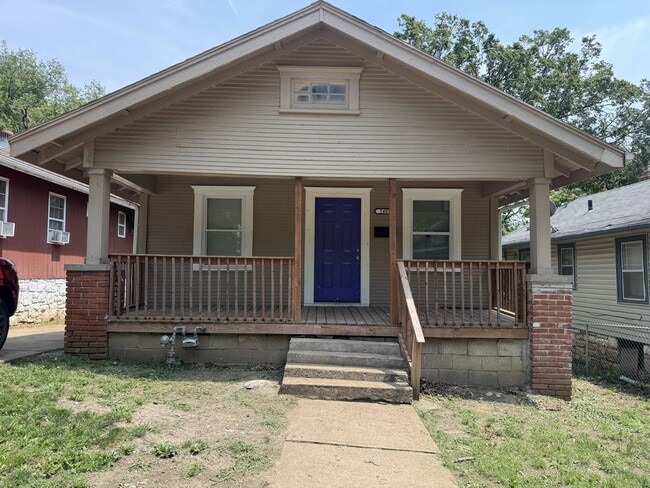 Building Photo - Available Now, 2 Bed 1 Bath Home off 71 HWY