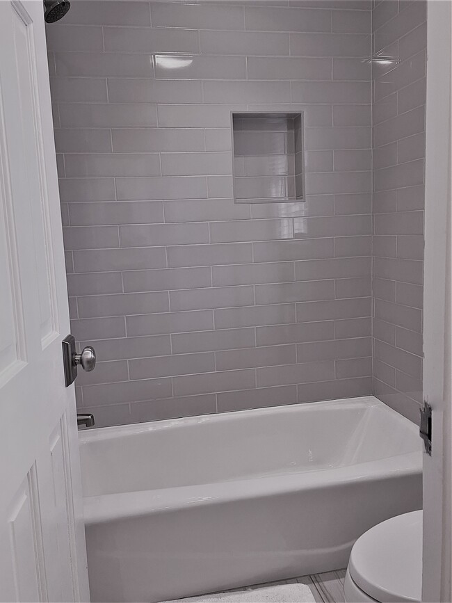 Photo - 4044 Emma Ln NE