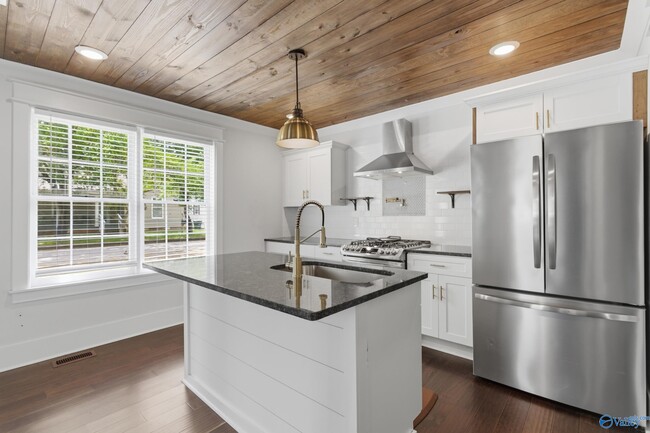 Photo - 208 Beirne Ave NW