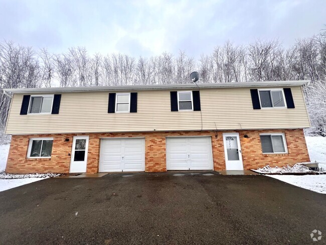 Building Photo - 2 Bed 1 Bath- Freedom PA! Rental