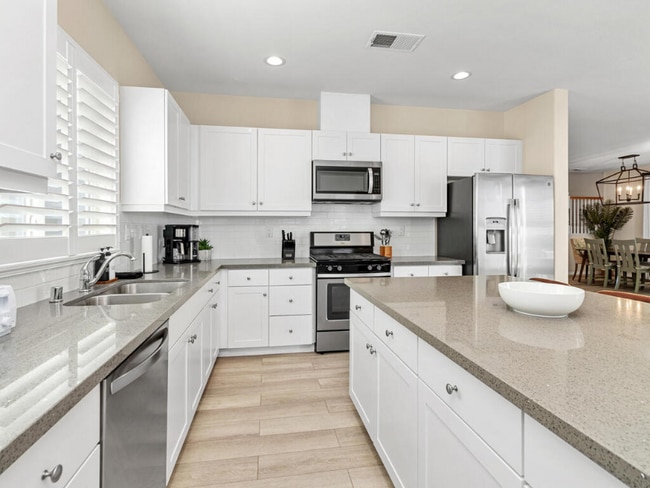 Photo - 7263 Wembley St