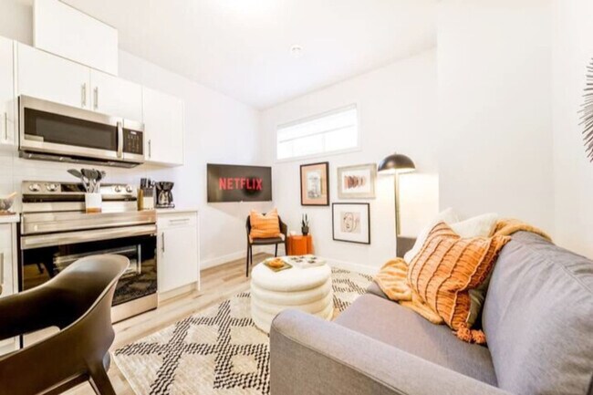 Photo - 15809-15897 97 Ave NW Unit ID1308597P