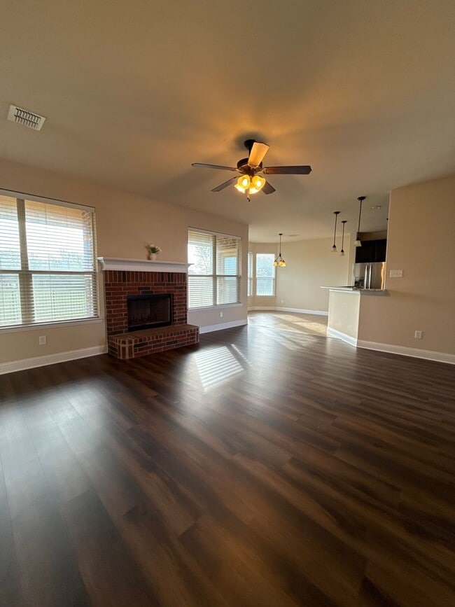 Photo - 5/4/3 Home with Game room in WALKING DISTANCE TO THE MARINA
