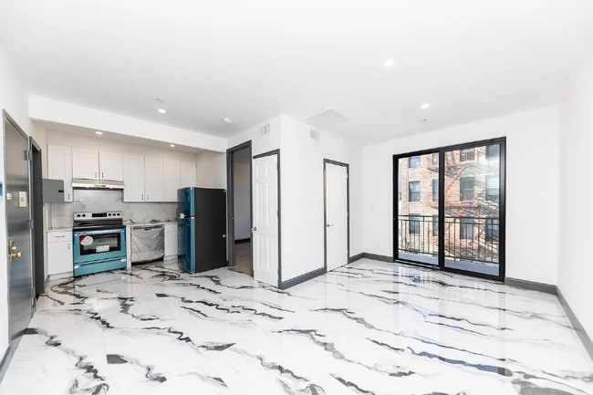 Building Photo - 1376 DeKalb Ave Rental