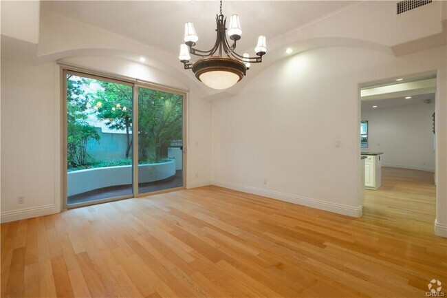 Building Photo - 2753 Piedmont Ave Rental