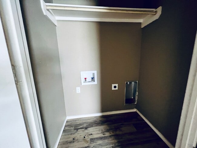 Photo - 1926 Avenue O
