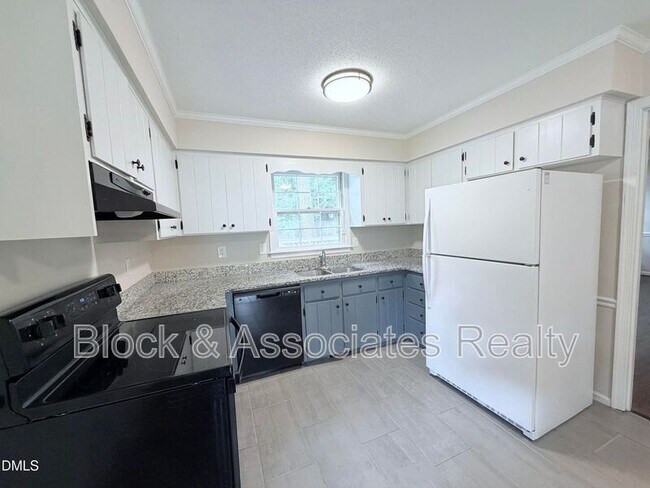 Photo - 200 Coachman Dr