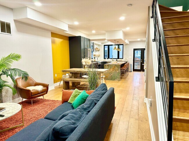 Photo - 4 Bed 3.5 Bath  - Pets Welcome!!! - Parkin...