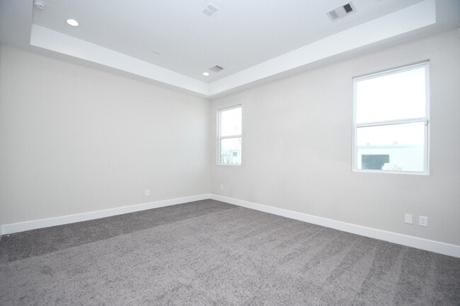 Building Photo - 5904 Gardendale Dr