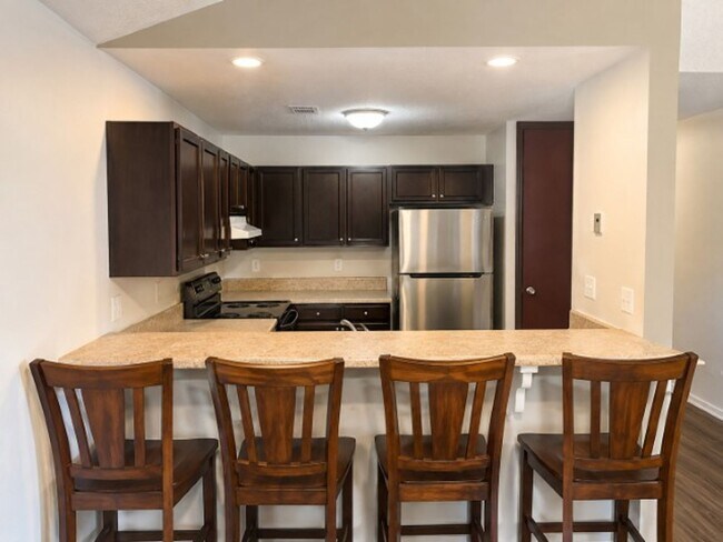 1820 Tryon Dr