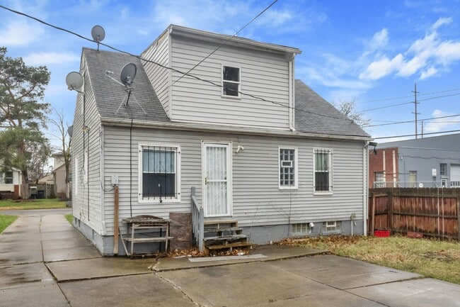 Photo - 1631 Avalon Rd