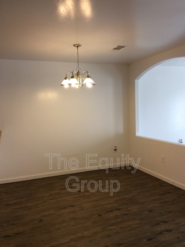 Photo - 437 N Park St