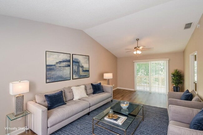 Photo - 282 Aquarius Cir W