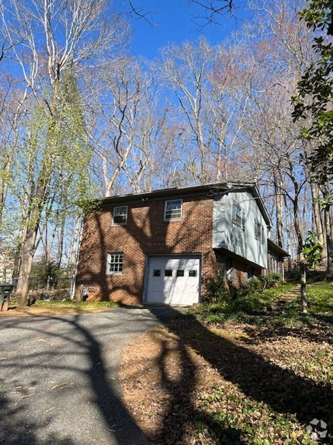 Building Photo - Morganton Rental!