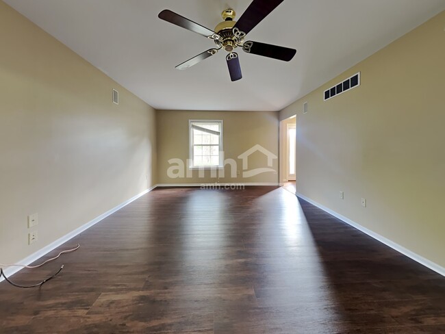 Photo - 15 Whispering Woods Ln